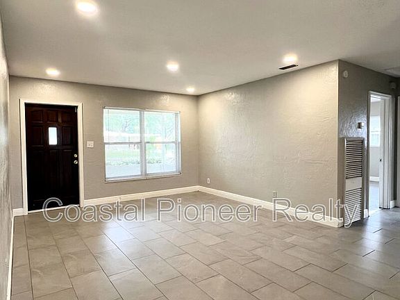 5th image of 2489 Del Rio Way