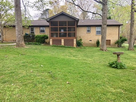 3rd image of 462 Trotters Cir