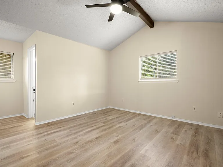 2600 Greenland Ln — Photo 14