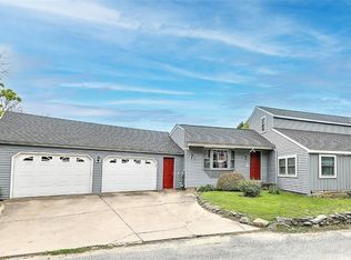 25 Mitchell Ave, South Kingstown, RI 02879
