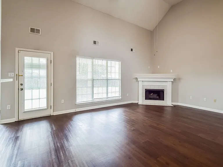 5678 Kuykendall Dr — Photo 5