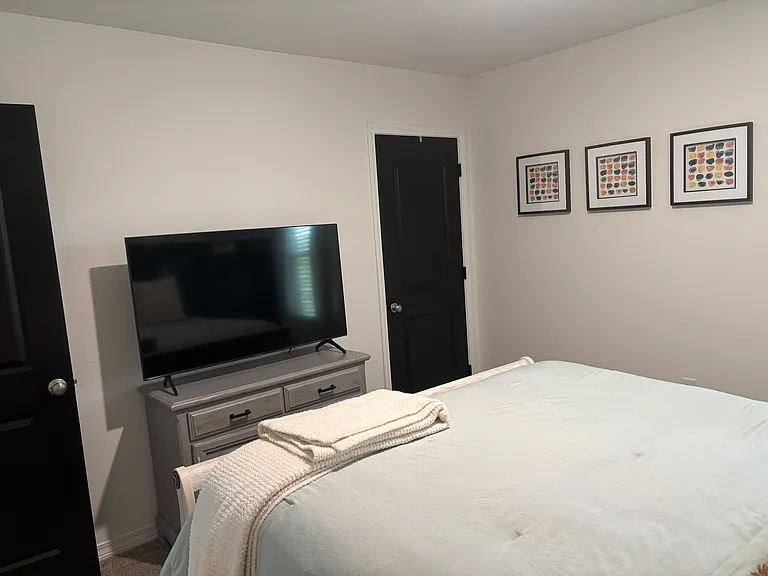 4884 Kensington Ln — Photo 49