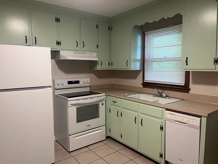 5 Howell St #5 — Photo 4