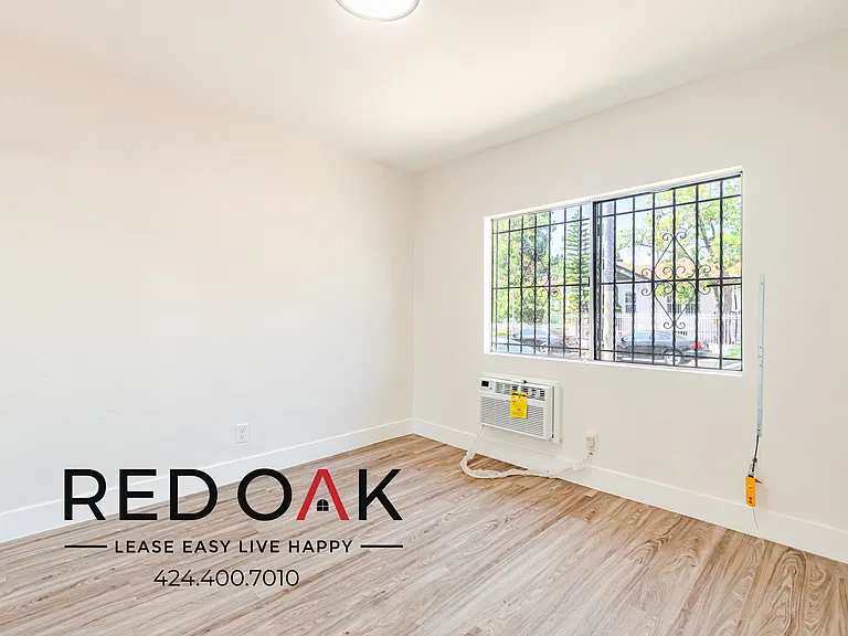 1876 W 24th St #1876 — Photo 9