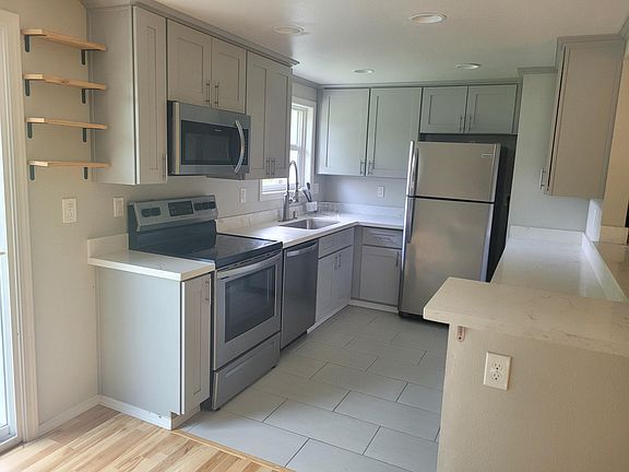 4th image of 2711 N Bennett St