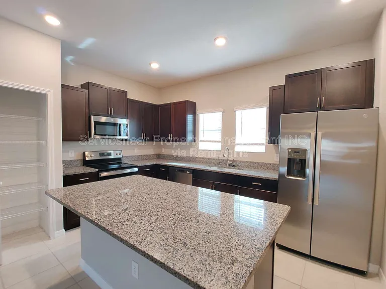 4728 Pickering Harbor Pl — Photo 10