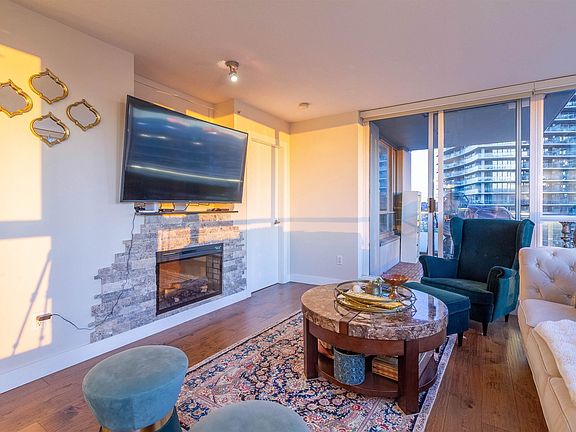 3rd image of 4888 Brentwood Dr #1202
