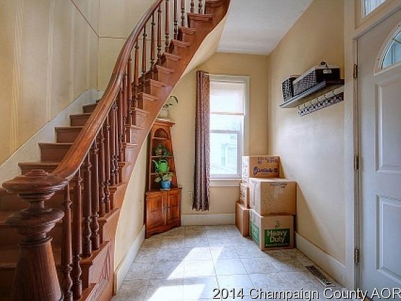 3rd image of 402 E 12th St