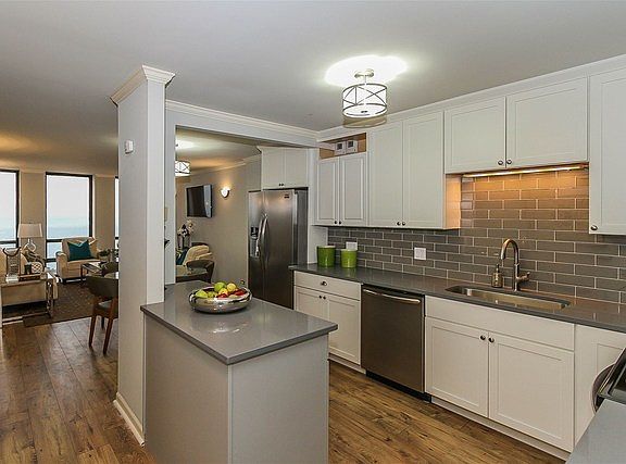 3rd image of 1660 N La Salle St #3909