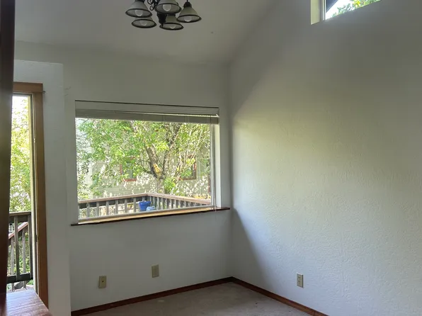 (undisclosed Address), Eugene, OR 97405