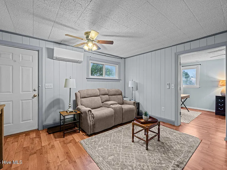 411 George St #4 — Photo 3