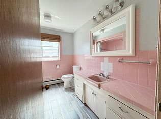 1719 20th St APT 2, Rock Island, IL 61201