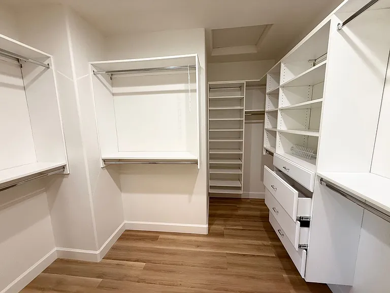 2327 Capistrello St — Photo 13