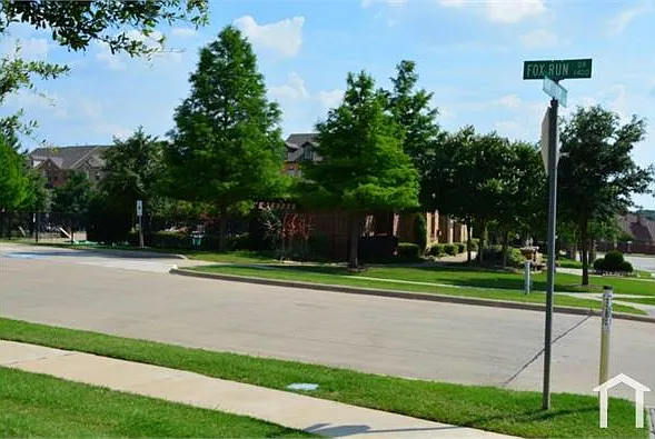 5 bed, 2273 sqft, $3,500 — Photo 3