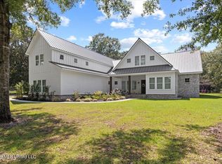 16017 Lorraine Rd, Biloxi, MS 39532