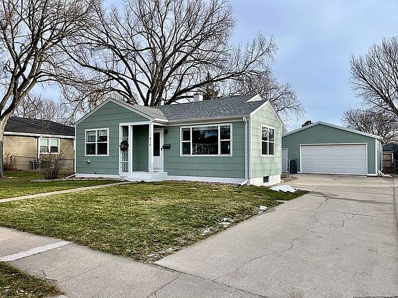 2nd image of 810 Labarge Ct