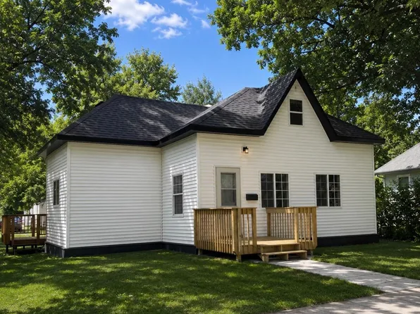111 Markley Ave S, Thief River Falls, MN 56701
