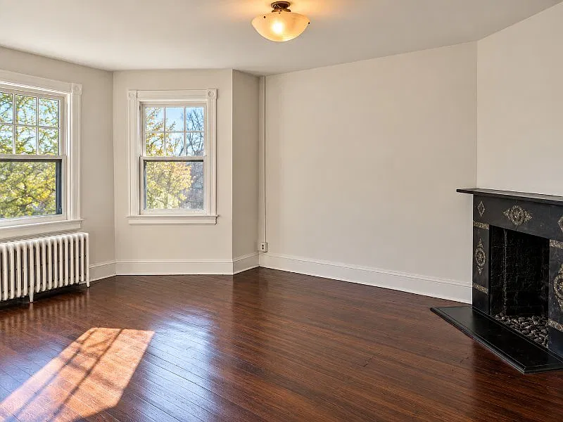 3 bed, $2,850 — Photo 2