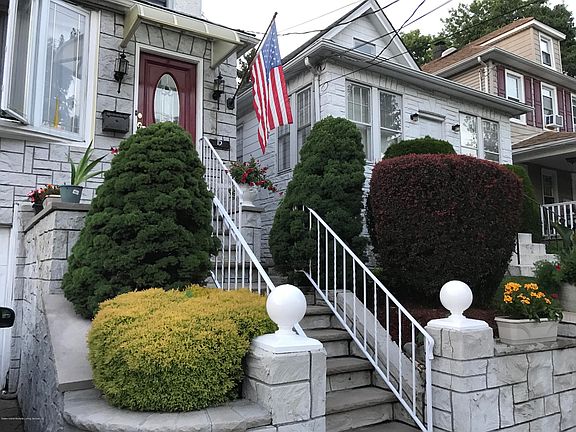 4th image of 15 Wadsworth Ave