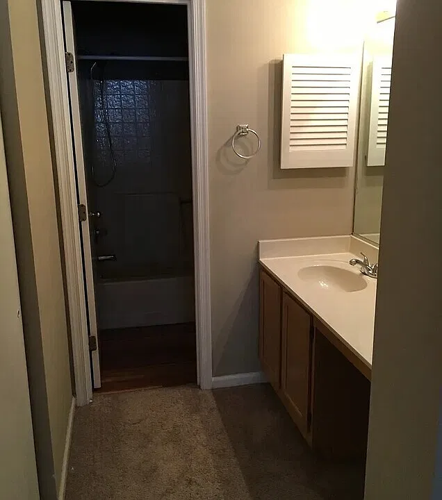 24 Tamarisk Quay #B