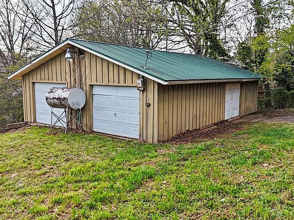 3rd image of 239 Palmer Rd