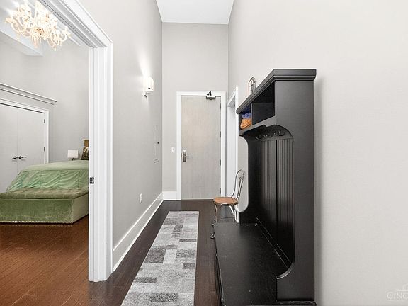 5th image of 417 Vine St Unit 201