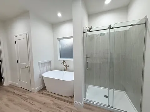 3 bed, 1700 sqft, $2,200 — Photo 3