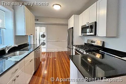 17 Ashland St Photo 1