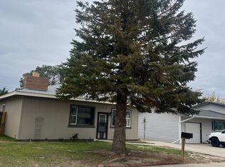 109 E Brooks St, Rawlins, WY 82301