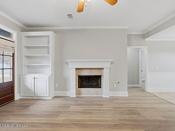 4th image of 577 Oak Ridge Way