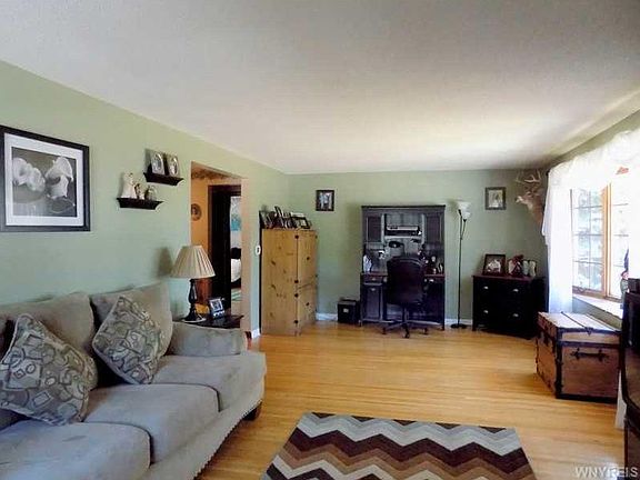 4th image of 111 McConkey Dr
