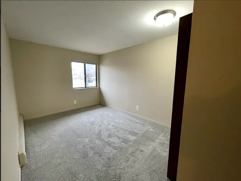 Oak Valley Apartments — Photo 34