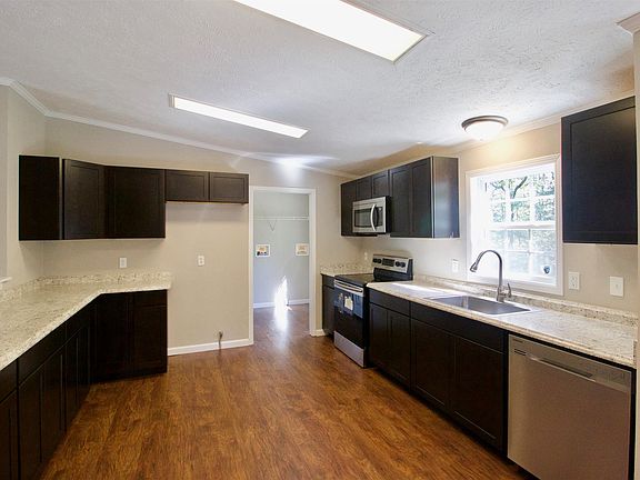 4th image of 465 Buckingham Ln
