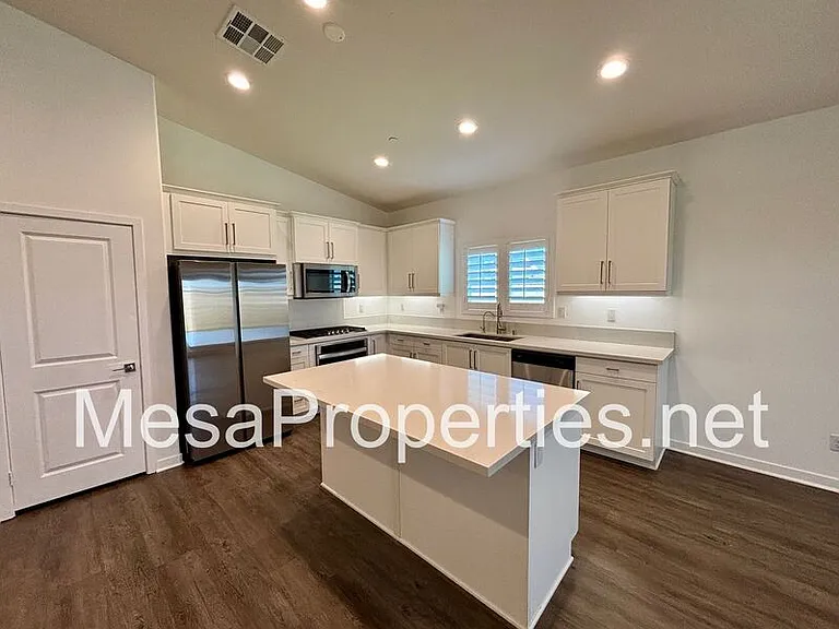 5229 Jarvis Ln — Photo 49