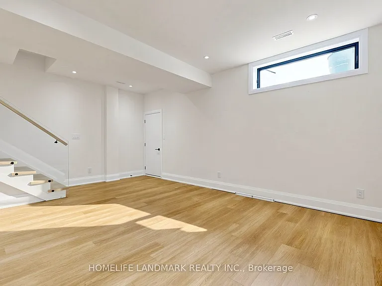 750 Glengrove Ave W #B — Photo 42