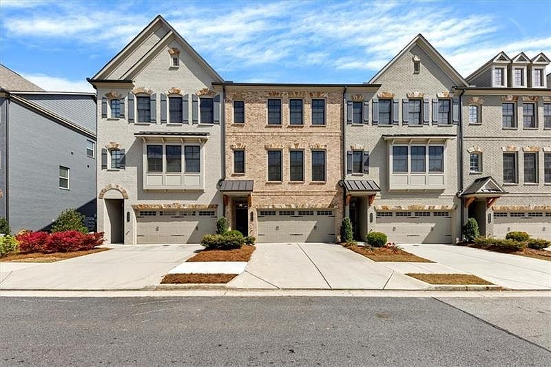 1st image of 2421 Skyland Way NE