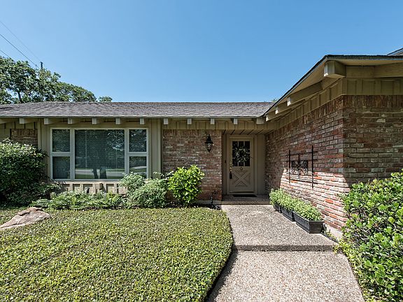 3rd image of 1116 Sierra Dr