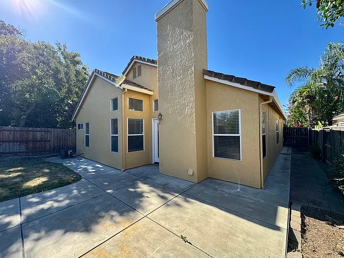 9101 Redwater Dr — Photo 30