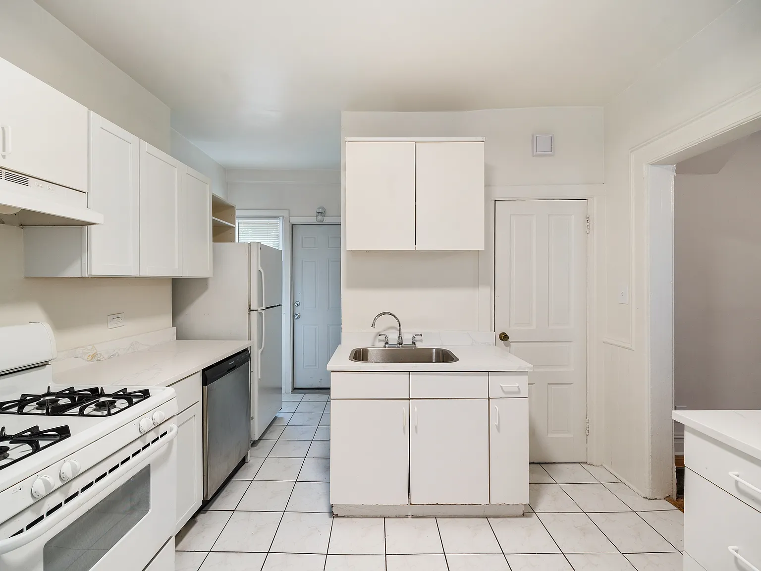 2 bed, 1500 sqft, $2,650 — Photo 4