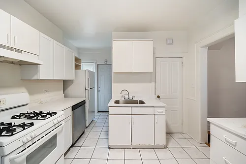 1011 Garnett Pl #1/2 Photo 1