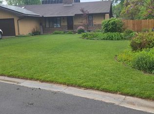 101 Willow Ln, Hesston, KS 67062