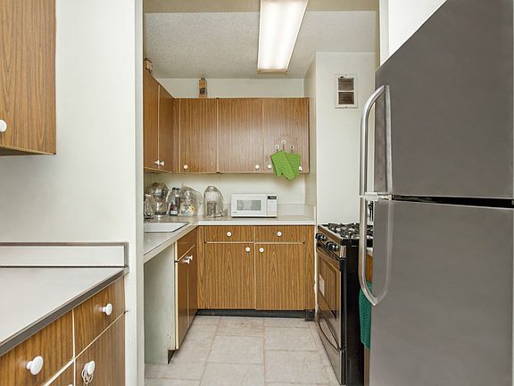 3rd image of 100 Beekman St APT 26C