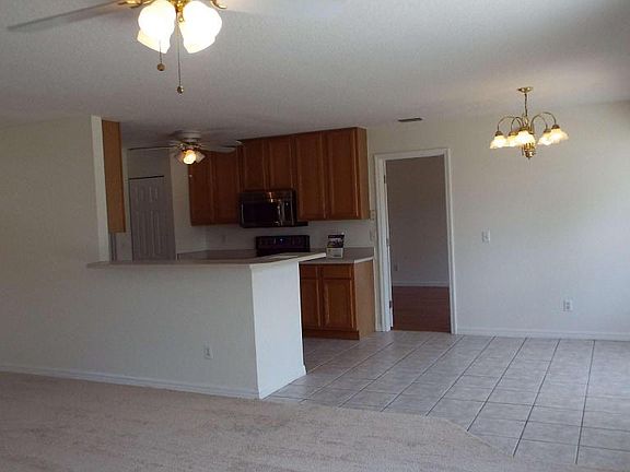 kitchen and eat in