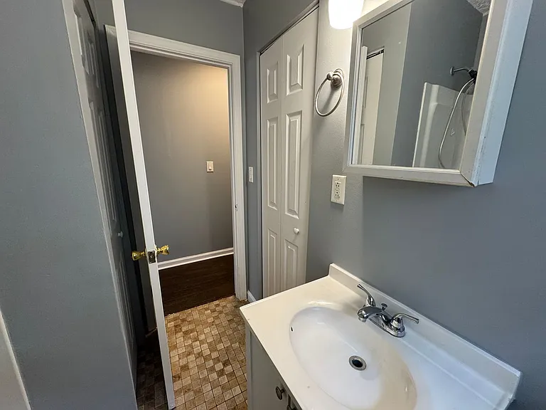 1019 S Randolph St — Photo 24