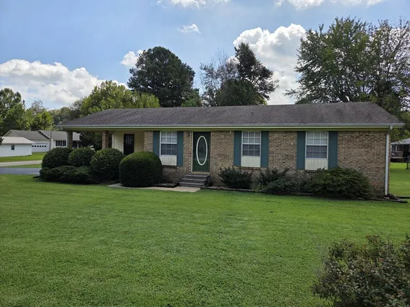 1917 Red Oak St, Paris, TN 38242