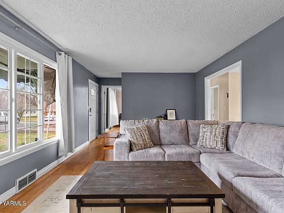 5th image of 221 N 26th Ave