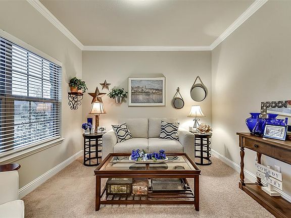 4th image of 324 Pecos Dr