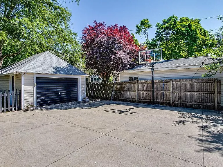 756 Stocking Ave NW — Photo 3