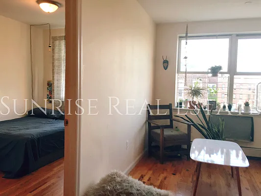 Rented by Sunrise Real Estate | media 53