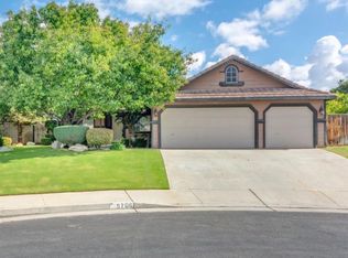 9706 Iroquois Ln, Bakersfield, CA 93312